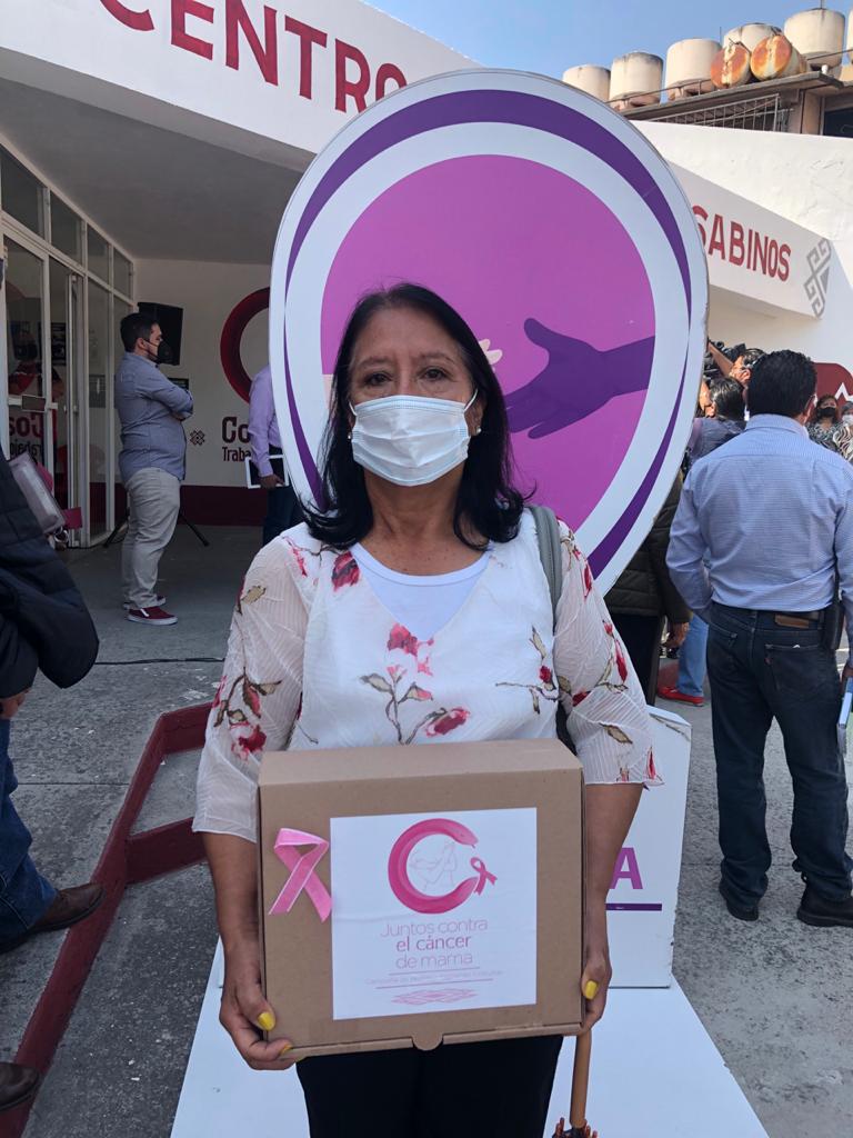 Prótesis ayudan a sobrevivientes del cáncer de mama en Coacalco a sentirse completas