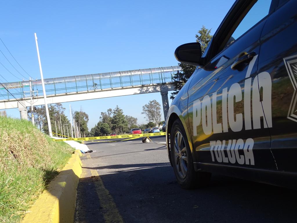 Muere peatón en la Toluca-Palmillas por no utilizar puente