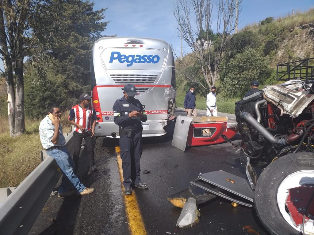 Un herido en carambola sobre la autopista Toluca-Atlacomulco