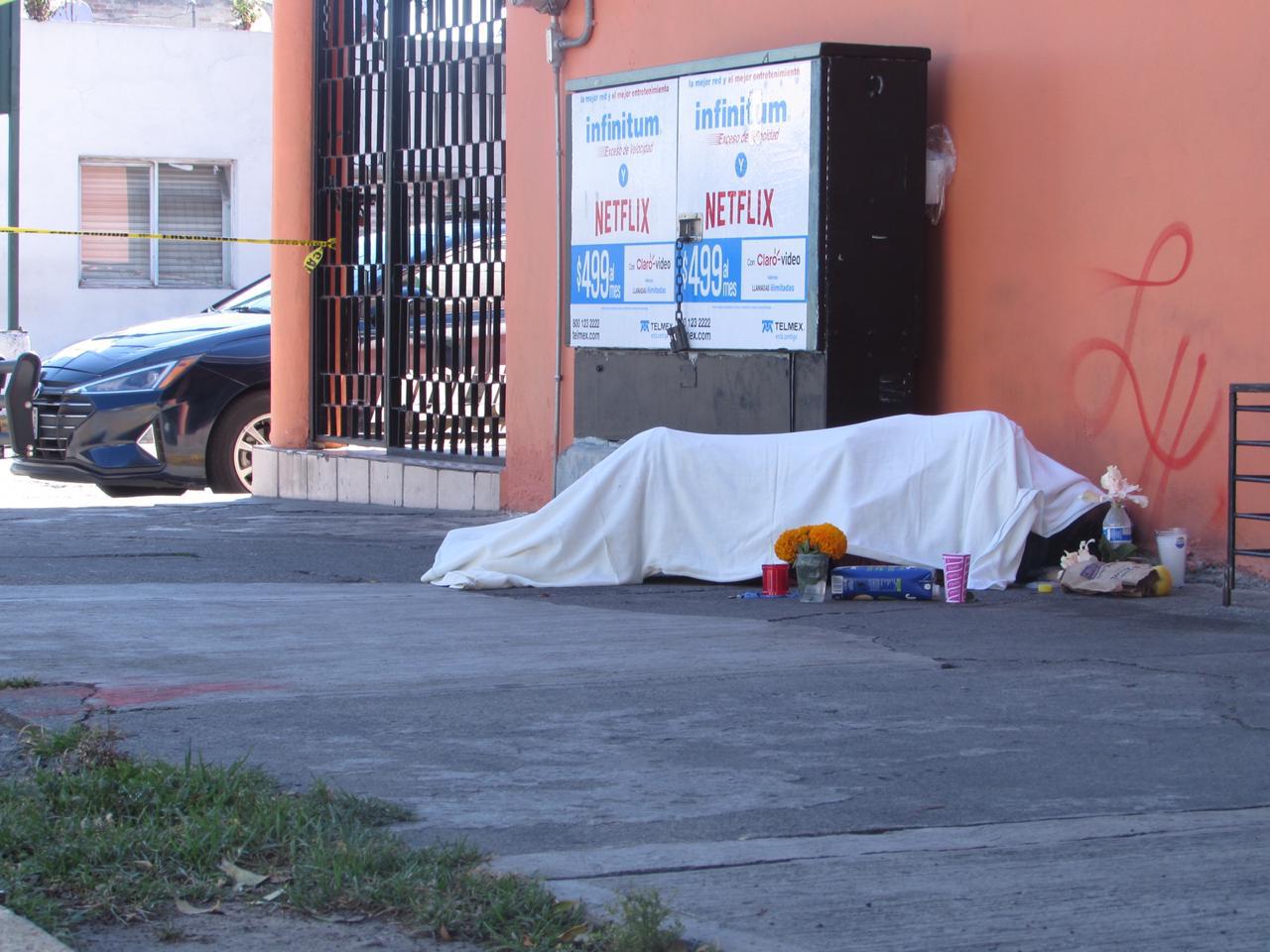 Frío cobra vida de indigente en centro de Toluca