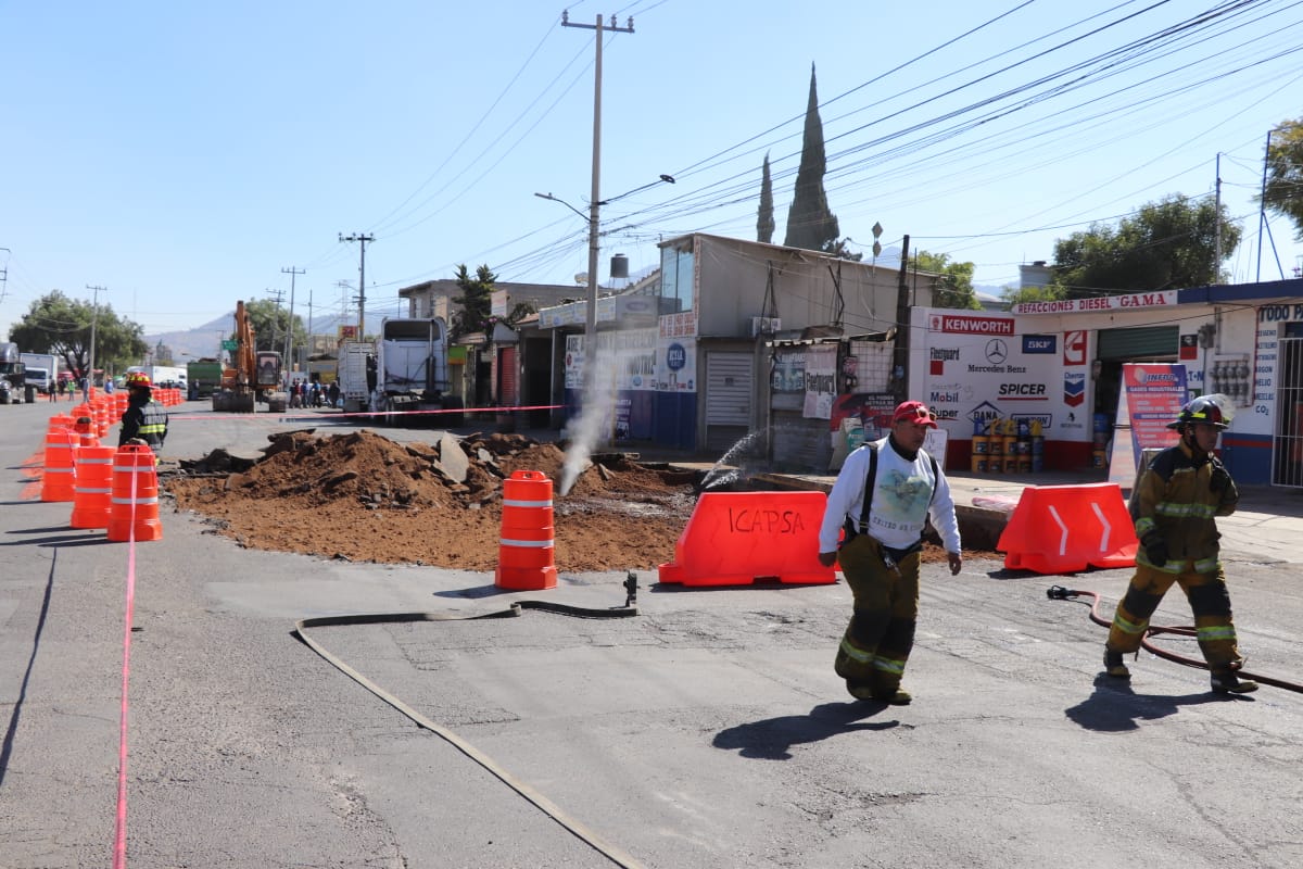 Reencarpetado provoca fuga de gas natural en Tultitlán