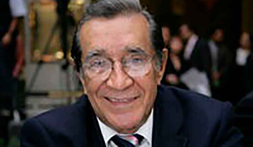 Víctor Flores Olea