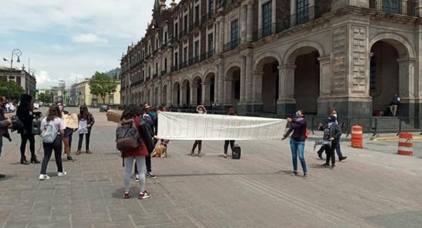 Profesores del oriente exigen el pago de su salario