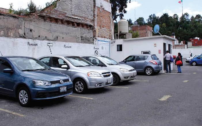 En Toluca 69% de estacionamientos irregulares no cuenta con licencia