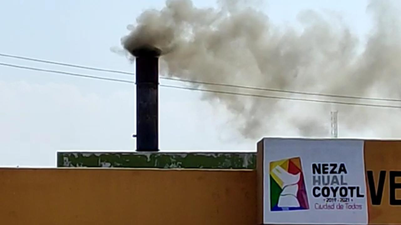 Video: Humo de crematorio genera temor en vecinos de Nezahualcóyotl