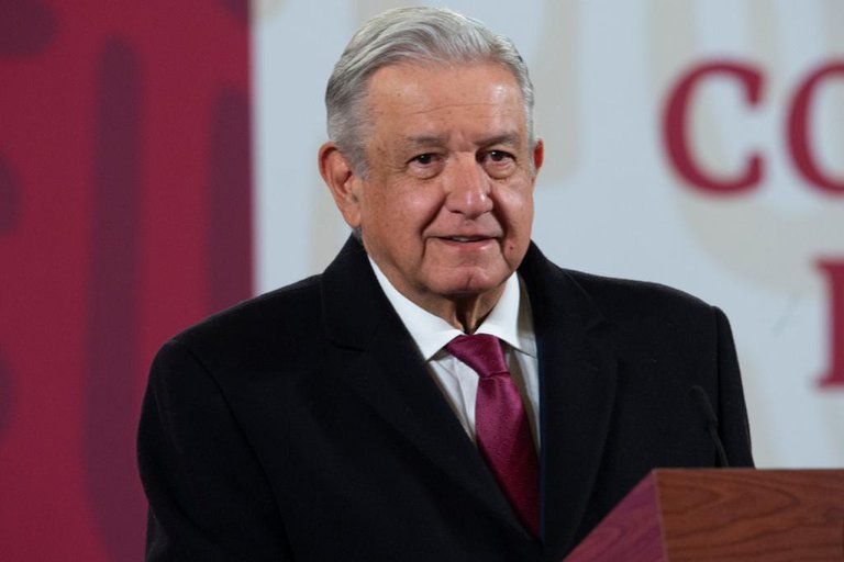 Vacuna, primero para personal de salud: AMLO