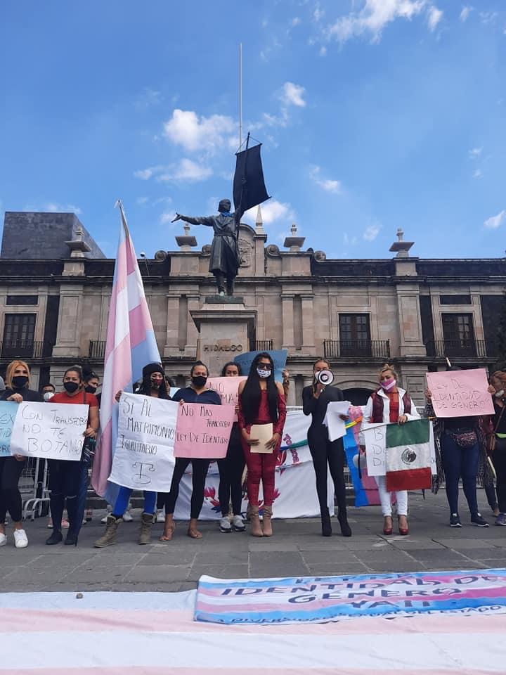 Eleva protesta comunidad trans por iniciativa de identidad de género