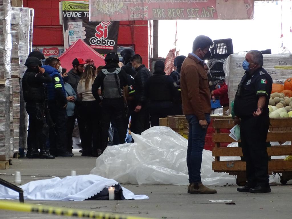 Asesinan a “El Jarocho” en Central de Abasto Toluca; vendía piñas