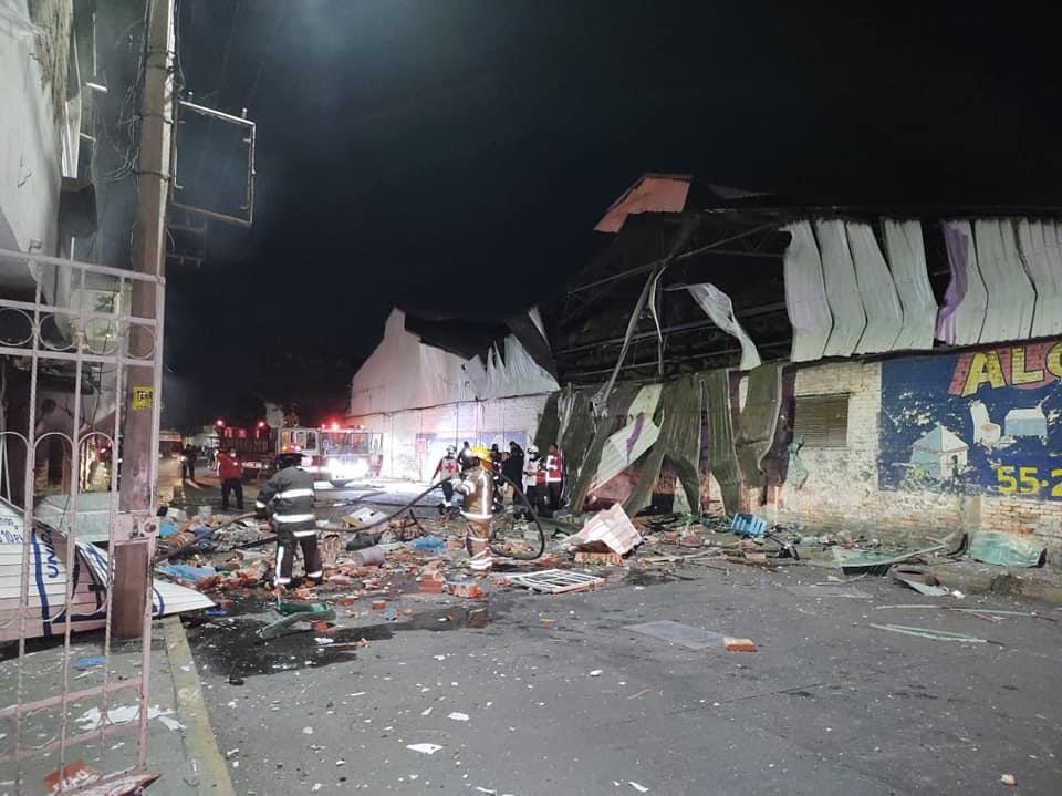 Explota tanque de gas y consume una vivienda en Ixtapaluca