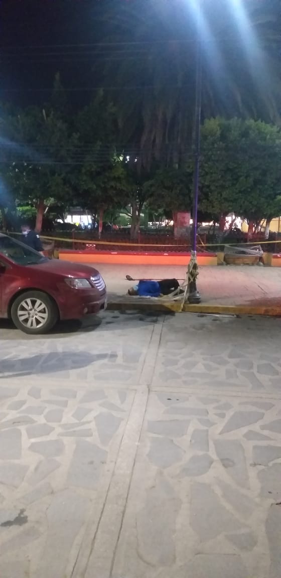 Rafaguean a policía frente a la presidencia municipal de Teoloyucan