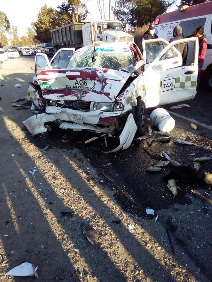 Chocan taxi y particular en la Toluca-VillaVictoria; saldo de siete heridos