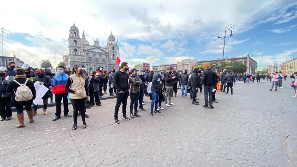 Desesperados, comerciantes saldrán a las calles