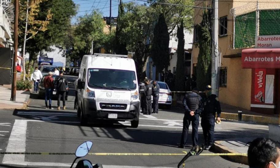 VIDEO | Abaten a delincuente tras intento de asalto; se desata balacera en la CDMX