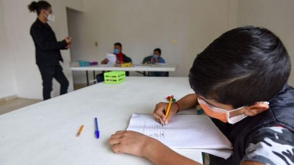 Regreso a clases presenciales en Jalisco, hasta agosto: Alfaro