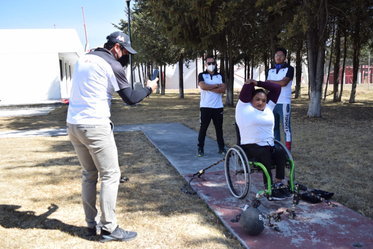 Chequeo técnico de la medallista Gloria Zarza