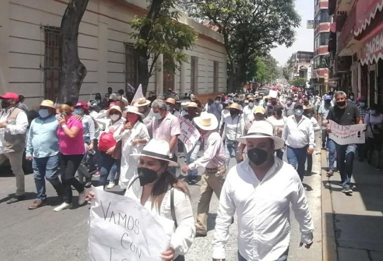 Miles marchan en Guerrero en favor de Félix Salgado Macedonio