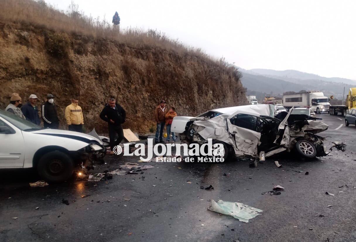 Autobús provoca carambola en la Toluca-Naucalpan