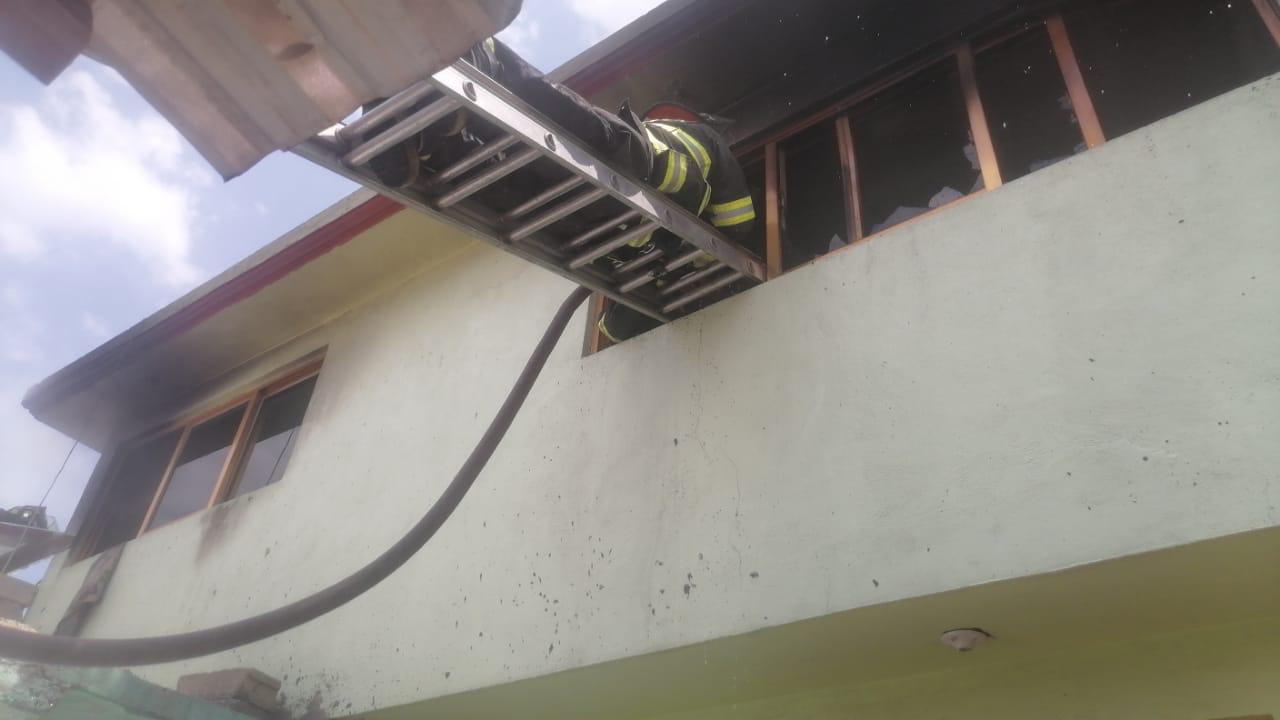 Se incendia casa de El Seminario en Toluca