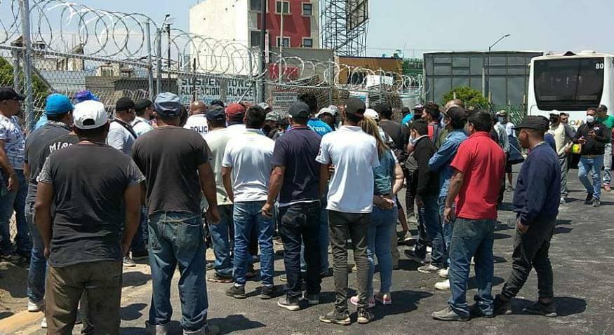 Protestan por falta de pago a trabajadores del Mexibús, en Ecatepec