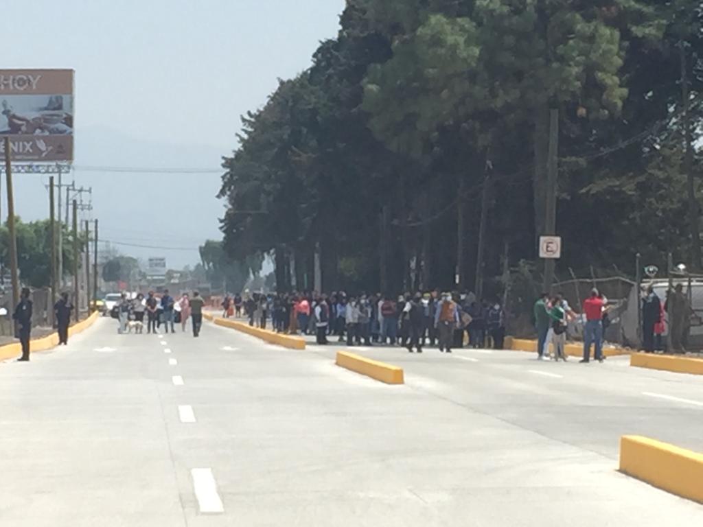 Video: Desalojan edificio del ISEM por fuga de gas, en Metepec