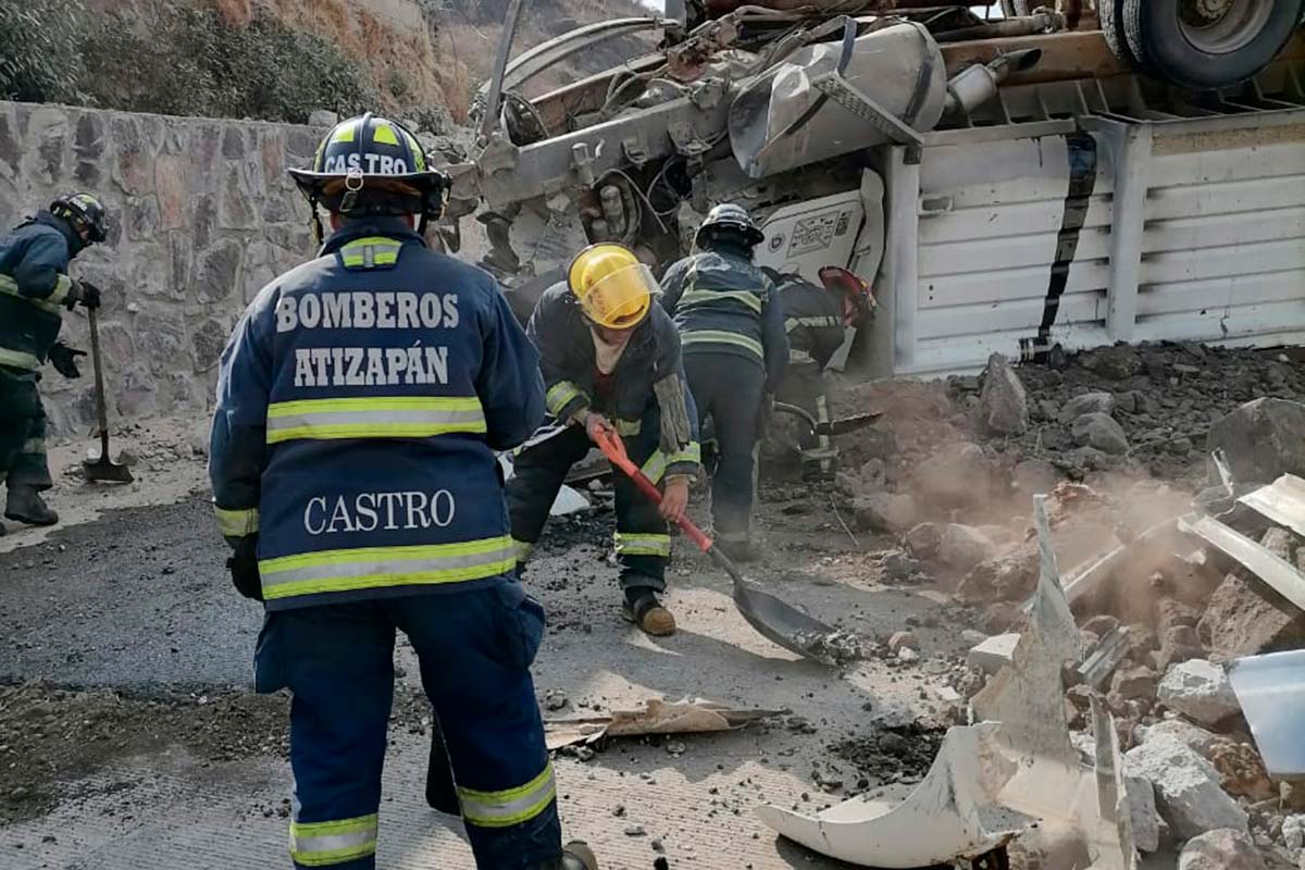 Aparatoso accidente en Atizapán, deja tres lesionados, entre ellos un bebé de un año