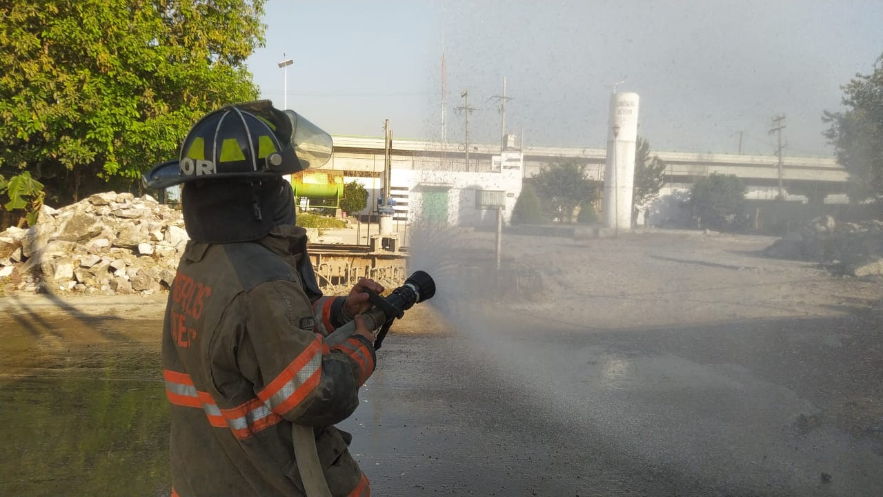 No encuentran el origen de la fuga de combustible en Ecatepec. Ya son 48 horas