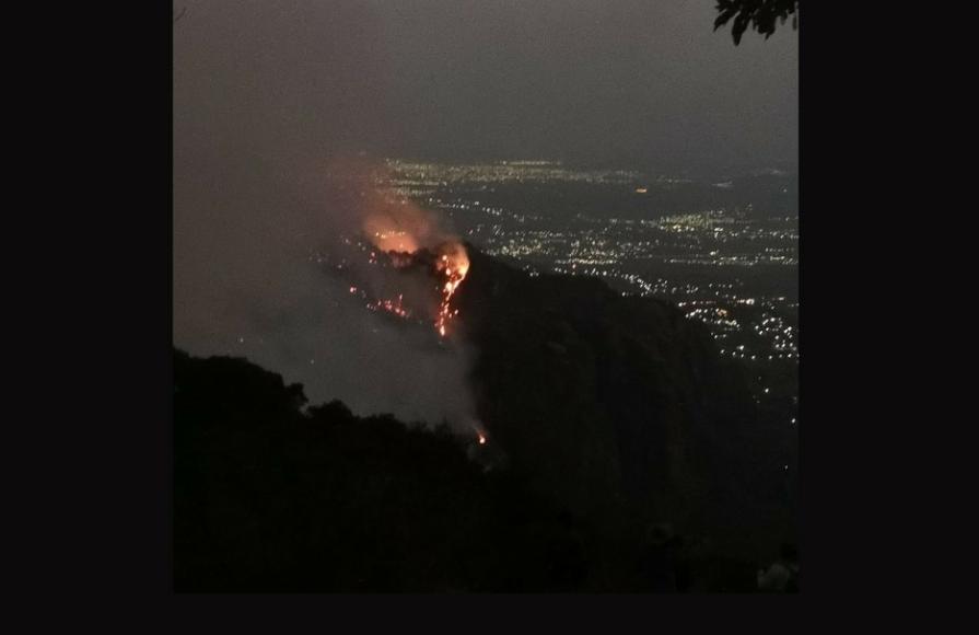 Incendio en el Tepozteco deja 14 lesionados