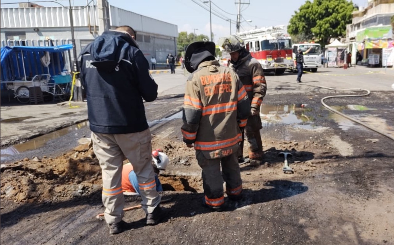 Trabajadores municipales provocan fuga de gas natural en Ecatepec