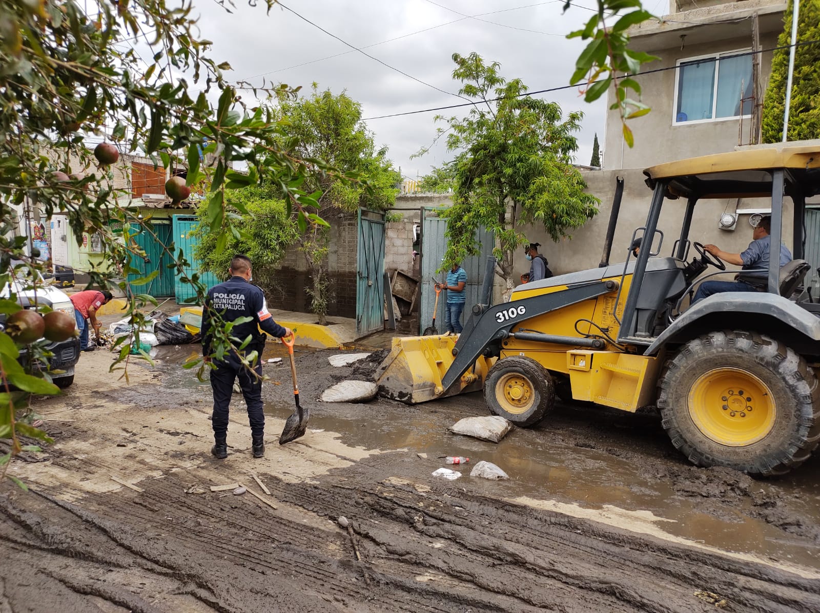 Damnificados por lluvias en Ixtapaluca denuncian falta de apoyos