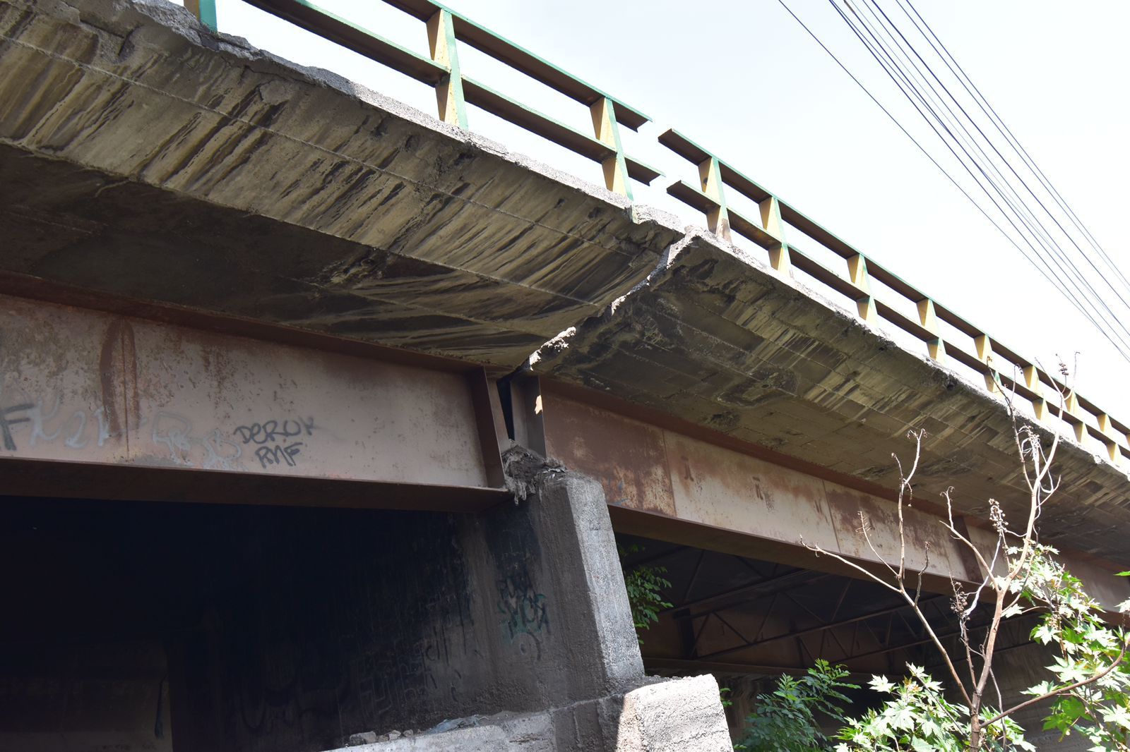 Video | Detectan puente vehicular en riesgo de colapsar en Ecatepec