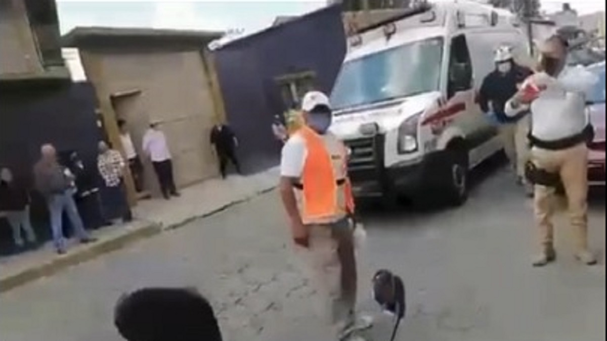 Video: Equipo de Gabriela Gamboa atropella con auto a vecinos de Metepec