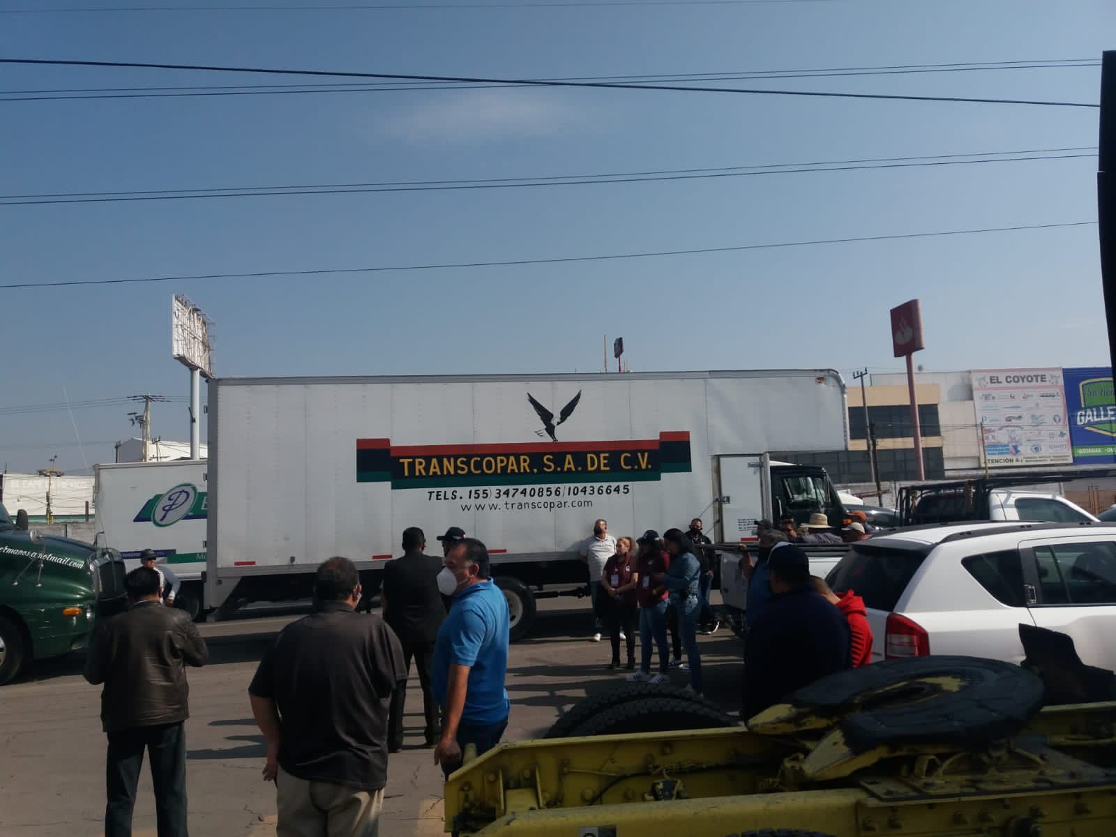 Transportistas cierran por completo la Texcoco-Lechería, en Ecatepec