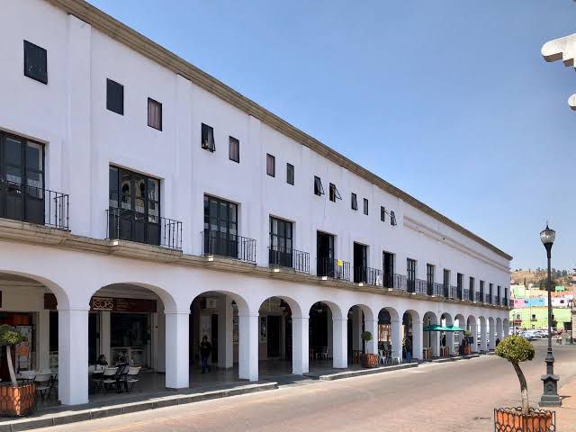 Manifestaciones afectan a comerciantes del centro de Toluca