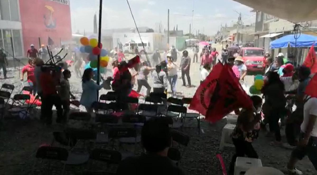 Video: Golpiza ahora en Ecatepec contra militantes del PRI