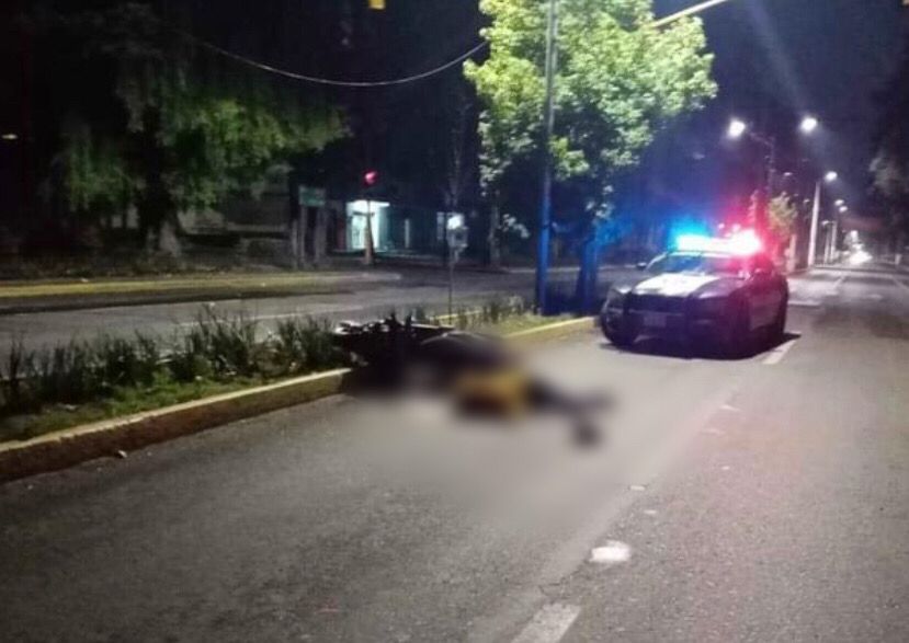 Muere motociclista sobre Paseo Colón en Toluca