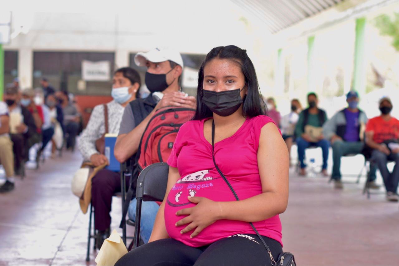 Empieza vacunación de mujeres embarazadas en Ecatepec