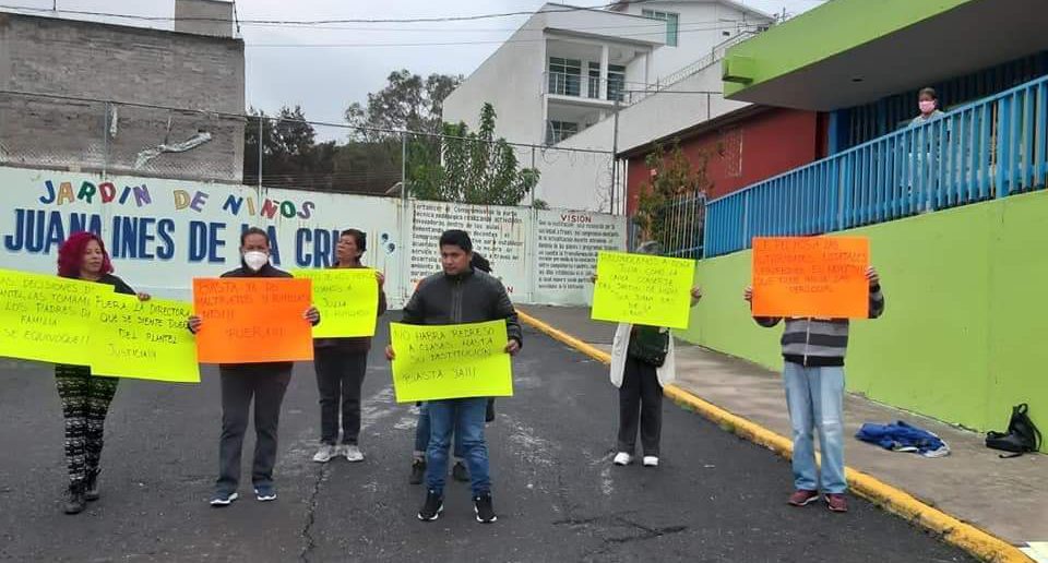 Padres de familia abogan por conserje y piden la destitución de directora en Ixtapaluca