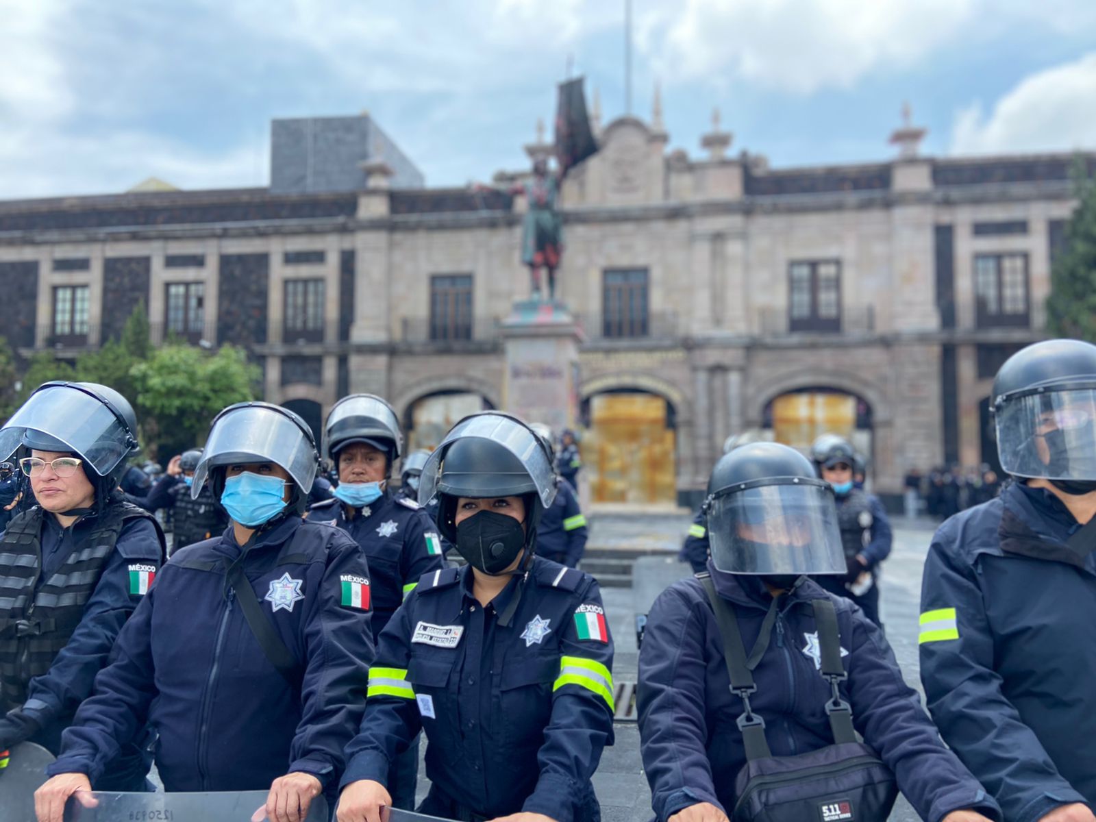 Hay intereses políticos atrás de las feministas: Maurilio Hernández