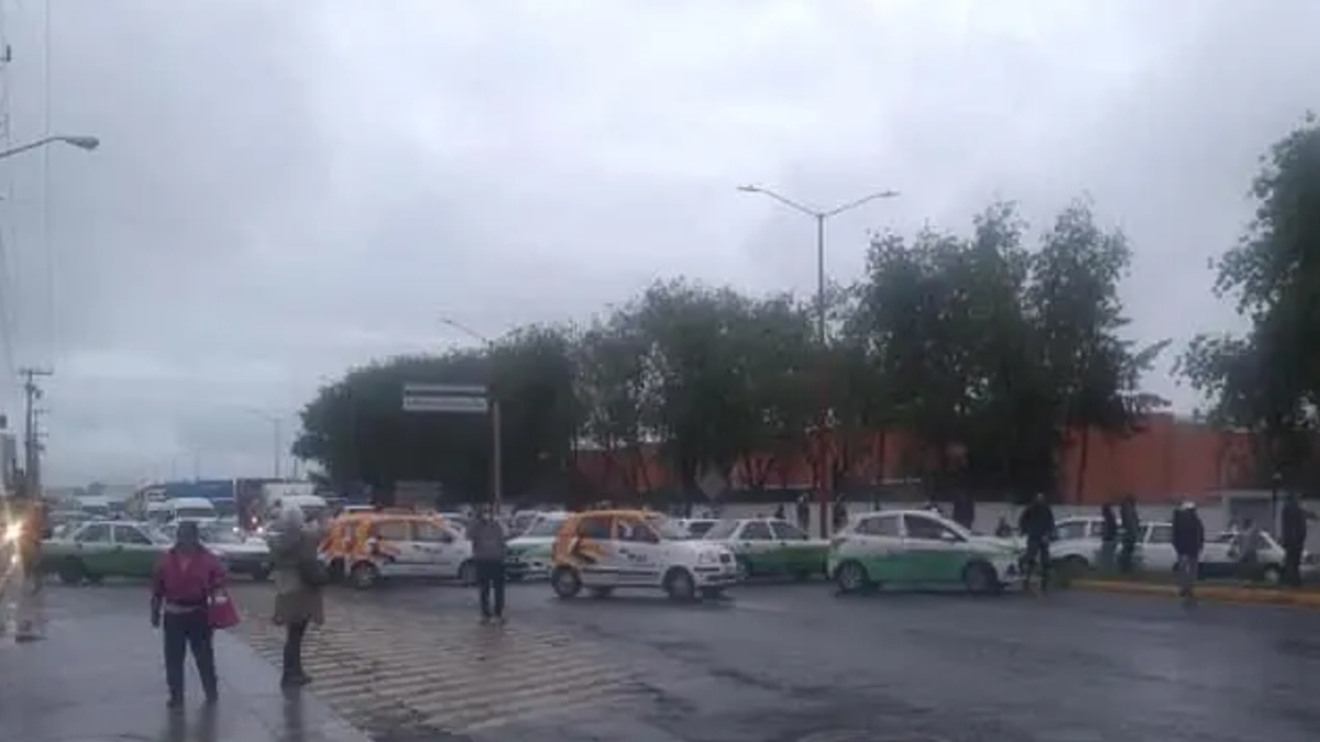 Taxistas irregulares de Hidalgo se oponen a implementación del nuevo taxímetro