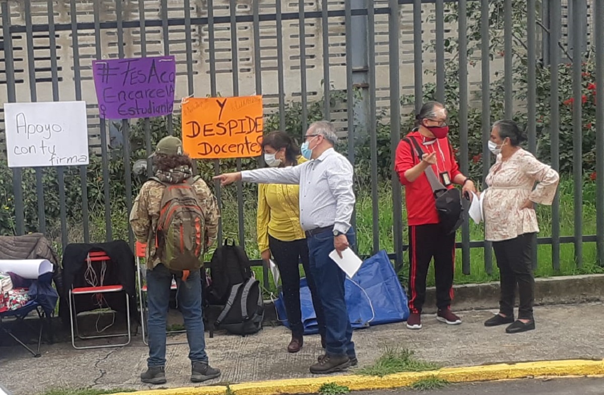 Video: Despiden a docentes de la FES Acatlán