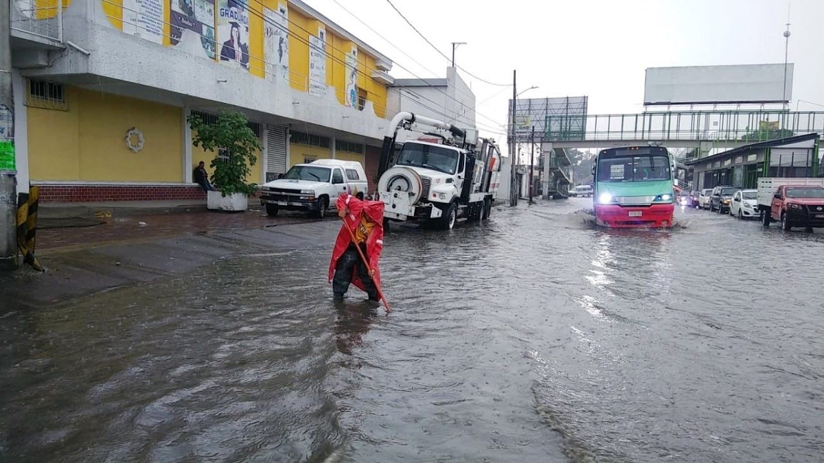 Video: Lluvia deja encharcamientos severos en Ecatepec