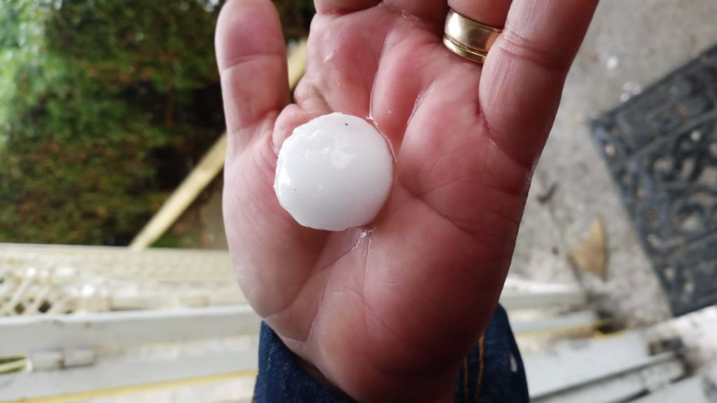 Videos: Fuerte granizada sorprende al Valle de Toluca