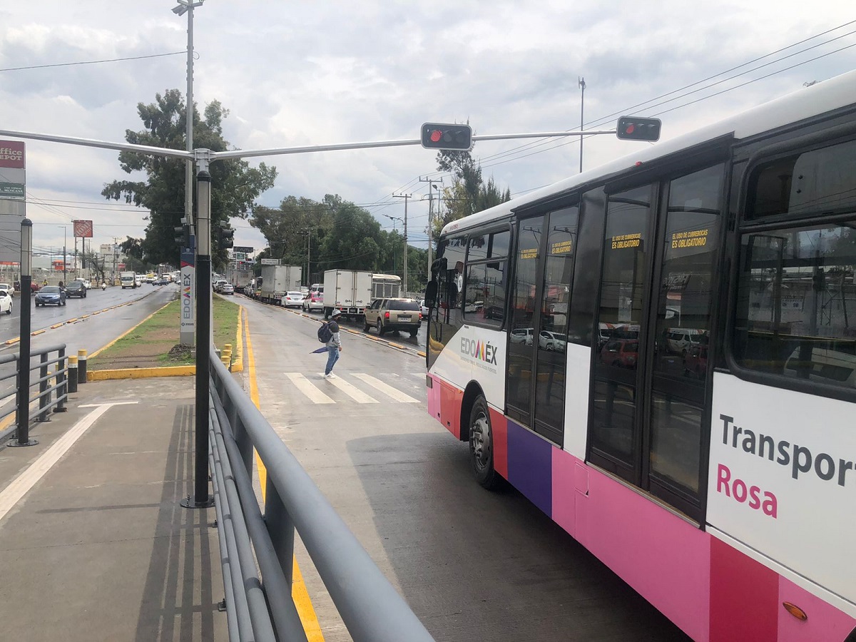 Video: Advierten que línea 4 del Mexibús atrasa el tránsito en Ecatepec