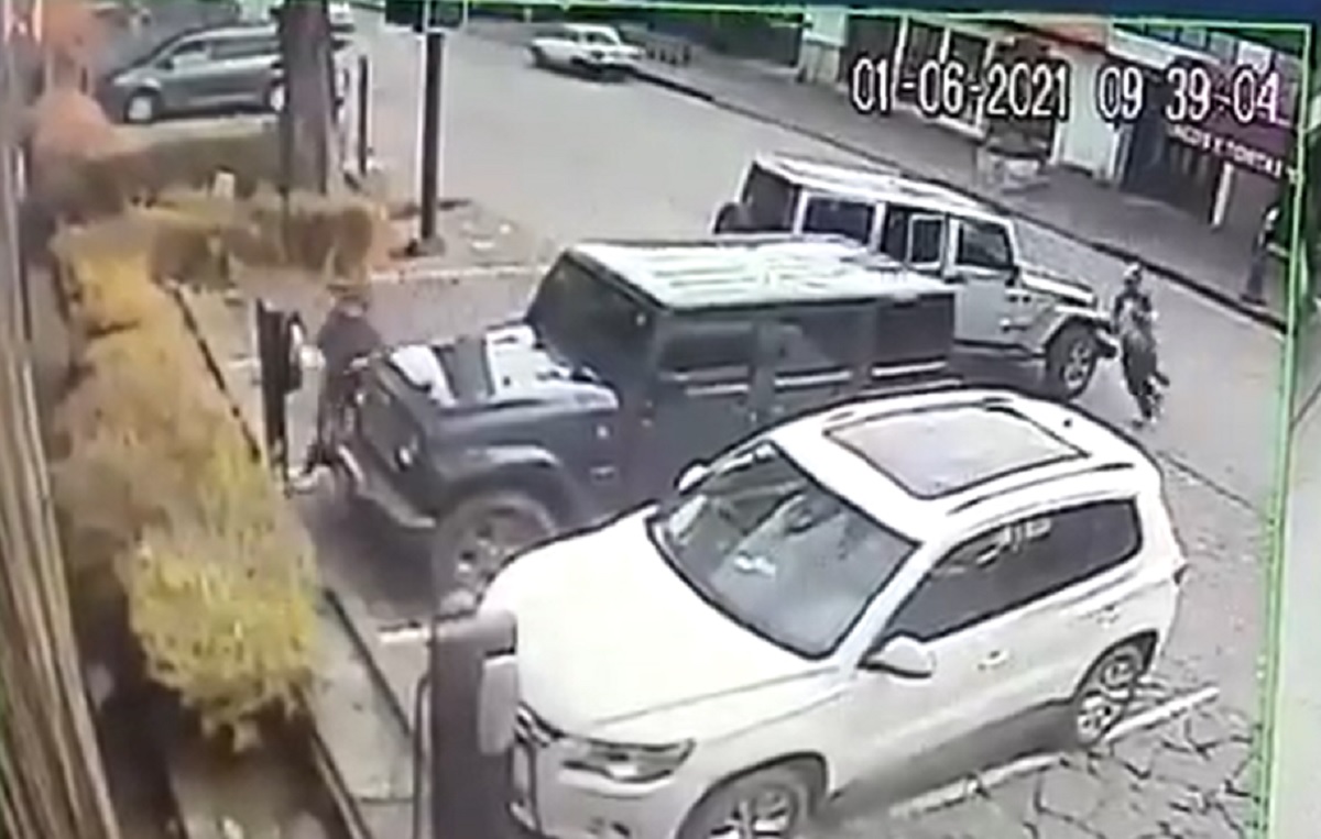 Video: Hombres armados roban camioneta en Valle de Bravo