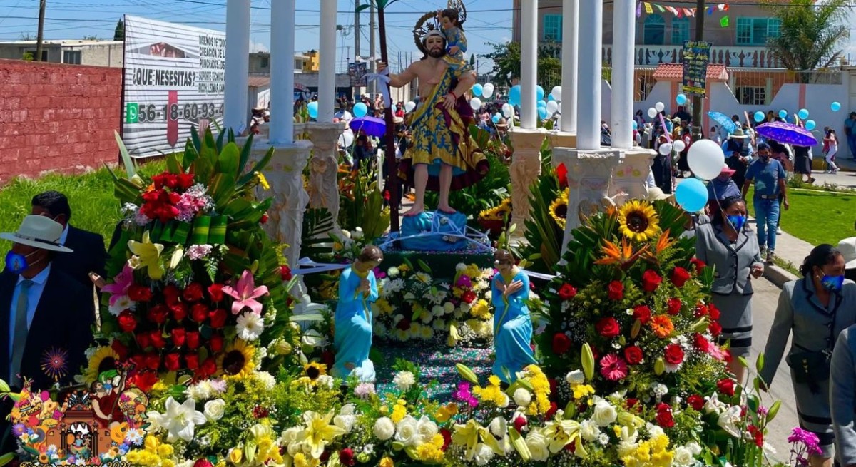 Realizan eventos religiosos pese al regreso del semáforo naranja