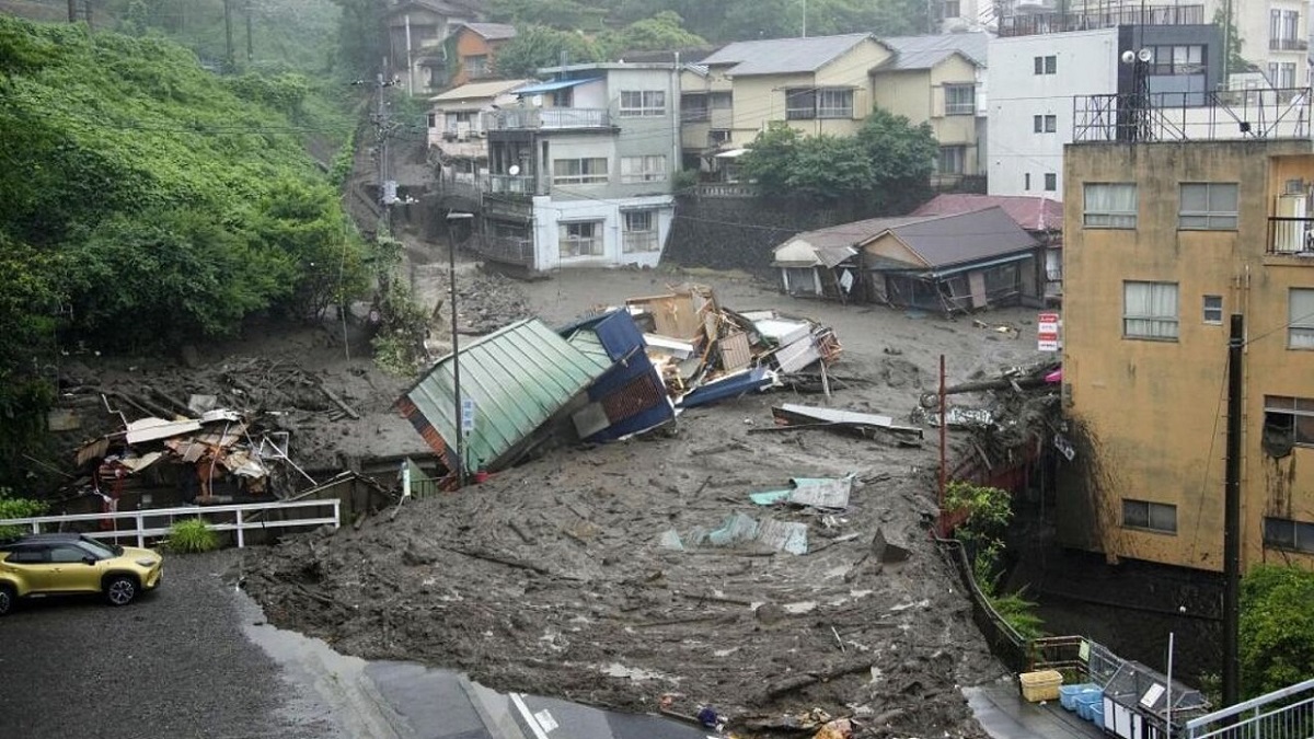 Video: 2 muertos y 20 personas desaparecidas tras deslizamiento de tierra en Japón