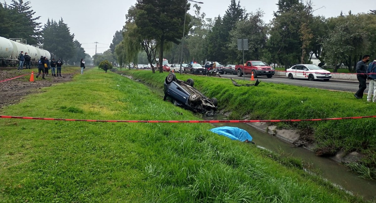 Fatal accidente en Paseo Tollocan, deja a un motociclista sin vida