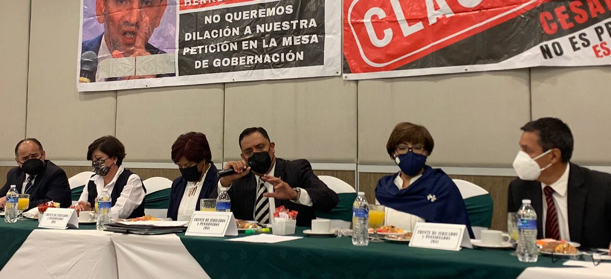 Exigen jubilados del IMSS al Gobierno Federal poder retirar sus ahorros de las AFORES