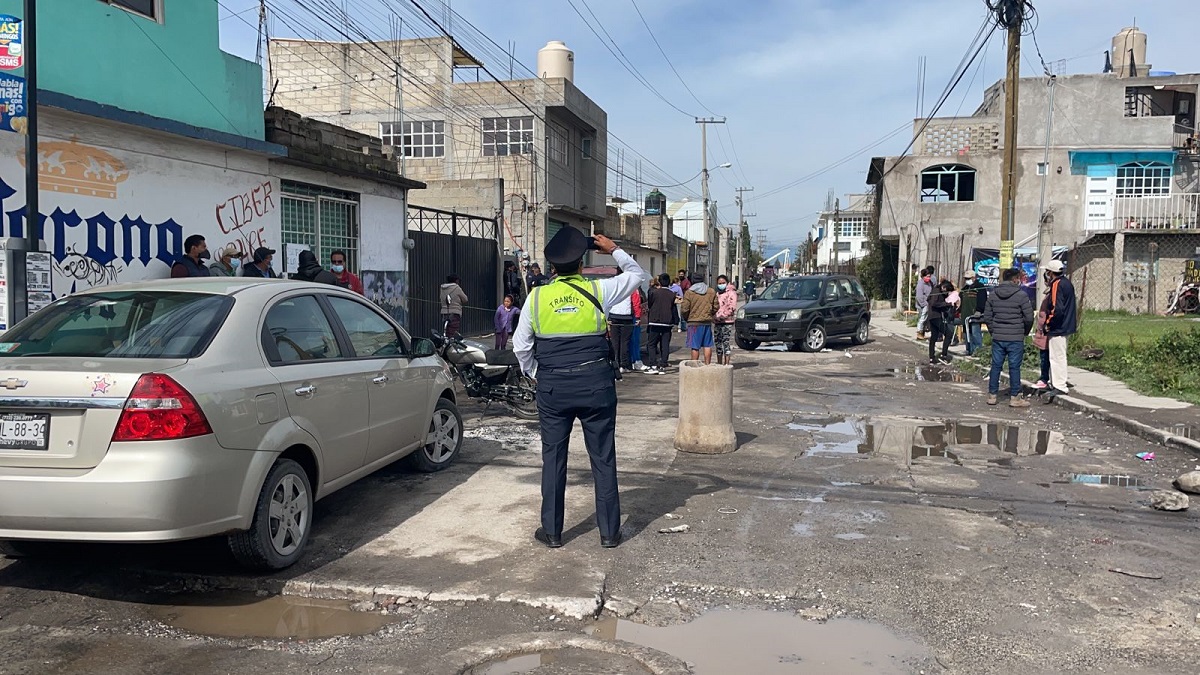 Video: Pobladores de San Mateo Atenco bloquean avenida, piden frenar el tránsito de transporte de carga