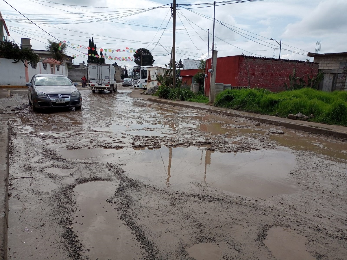 Con baches, 420 calles de Toluca